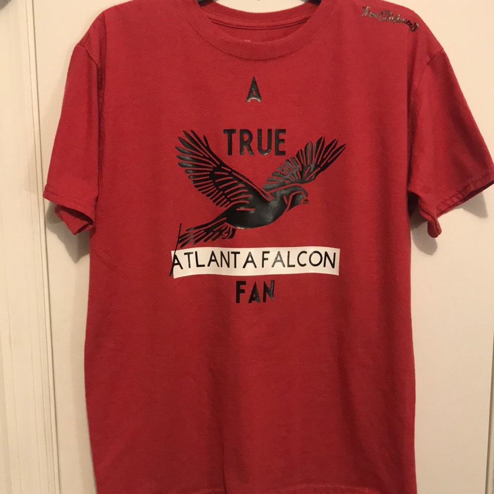 TrueStatements pre-owned one of a kind handmade t-Shirt. Color kind off red